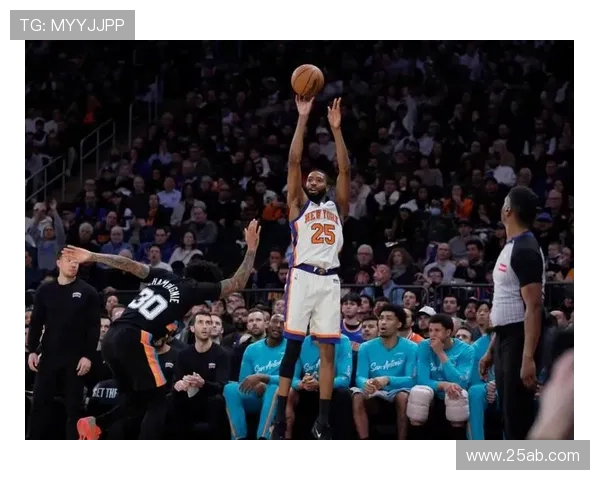 马刺八人得分上双大胜76人 文班全能表现